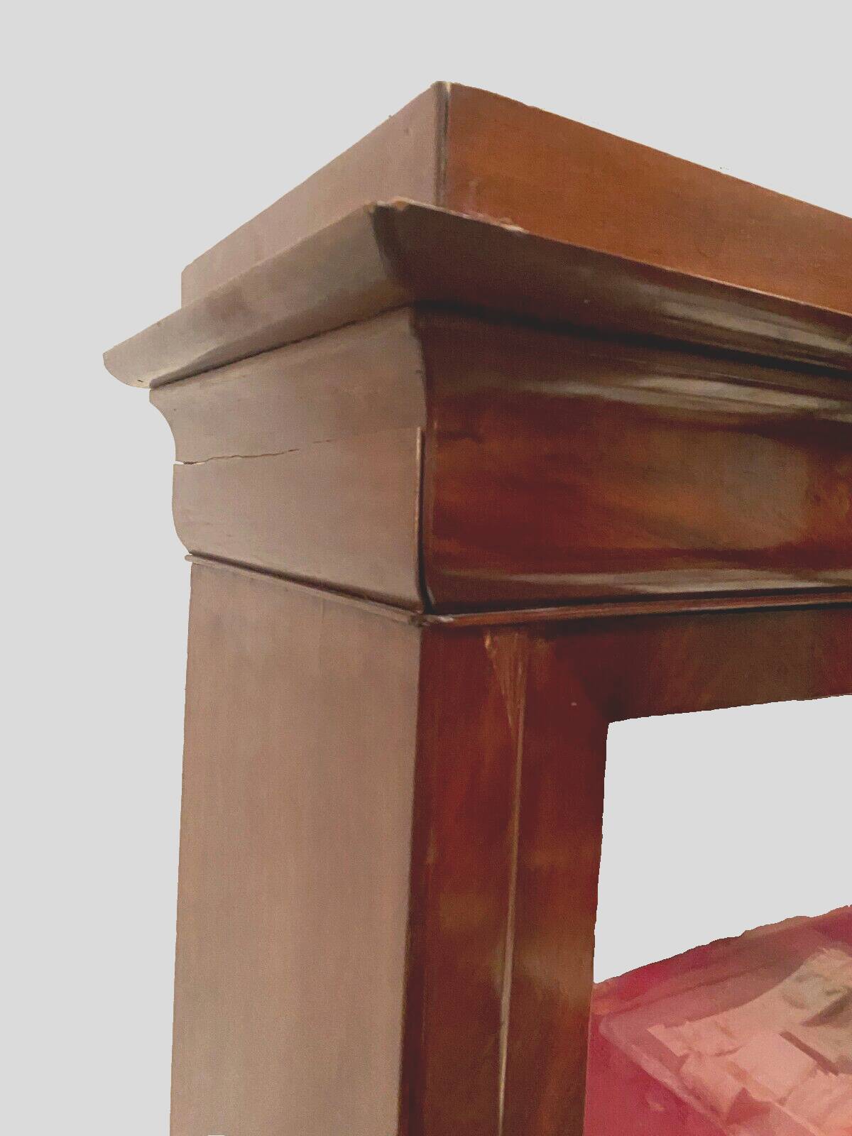 Louis Philippe display case in mahogany and mahogany veneer 19th century