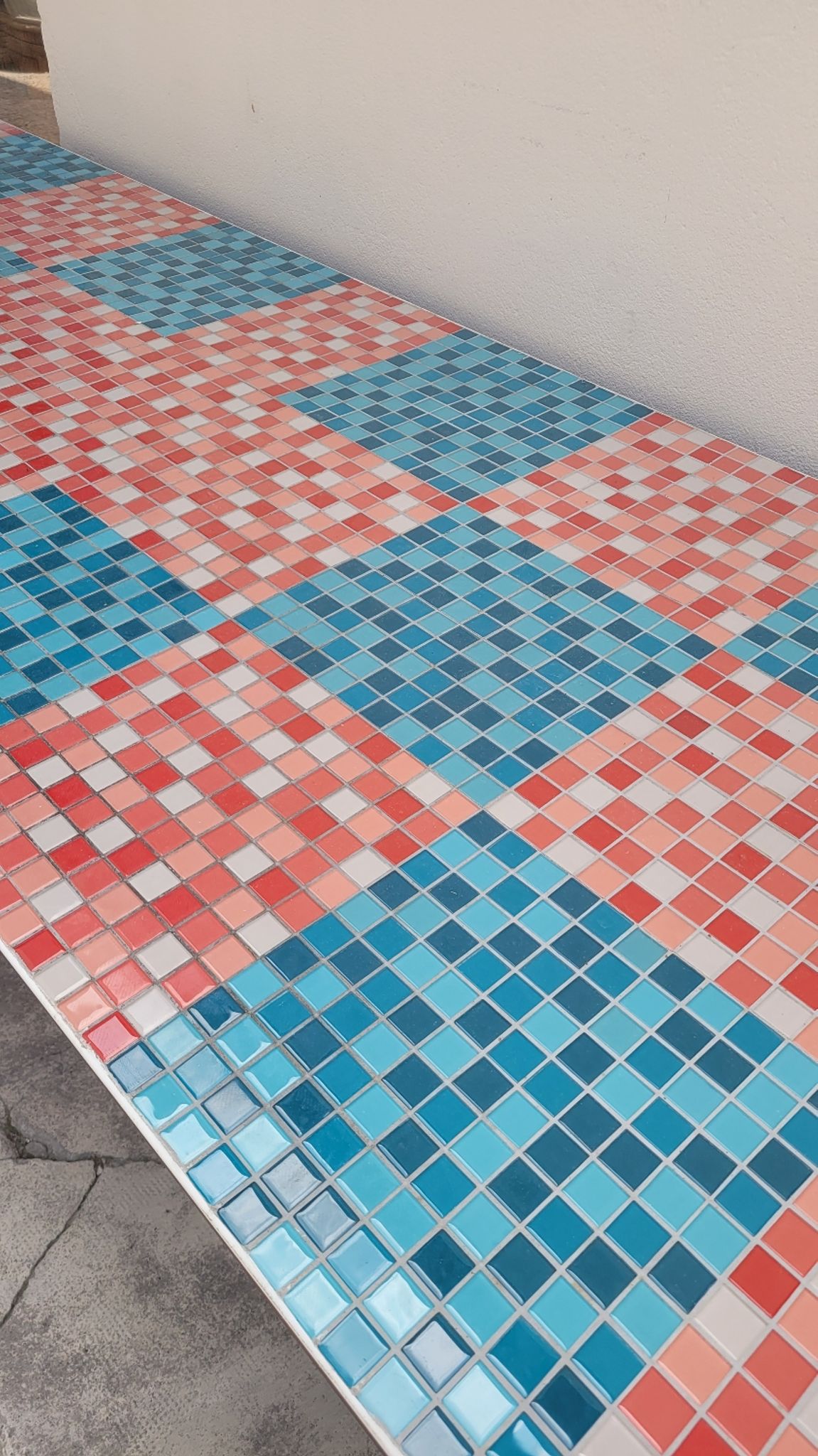 Old farmhouse table with mosaic top and tapered legs - 2m64