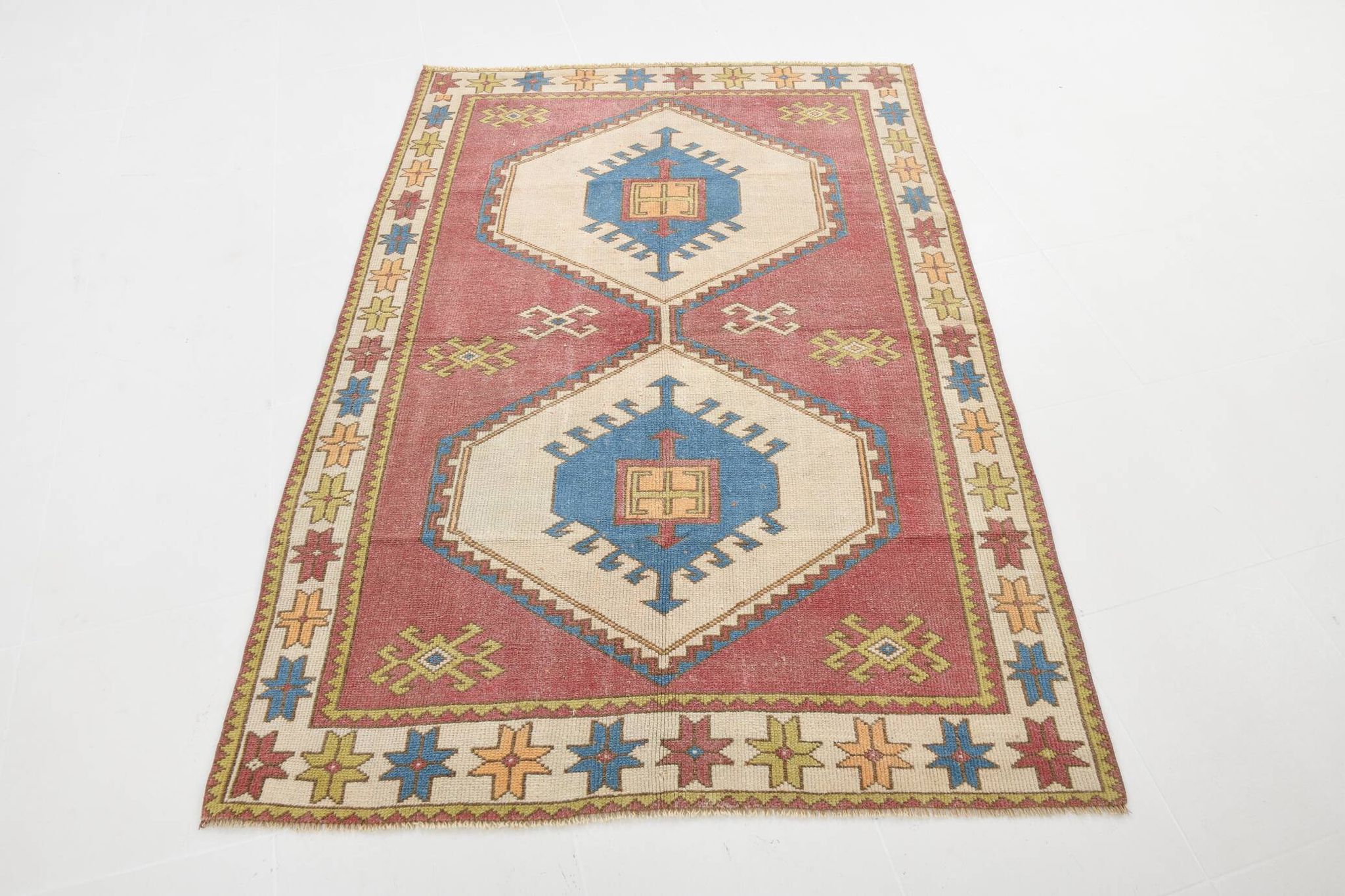 4x6 Burgundy & Blue Oriental Vintage Rug, 132x190Cm
