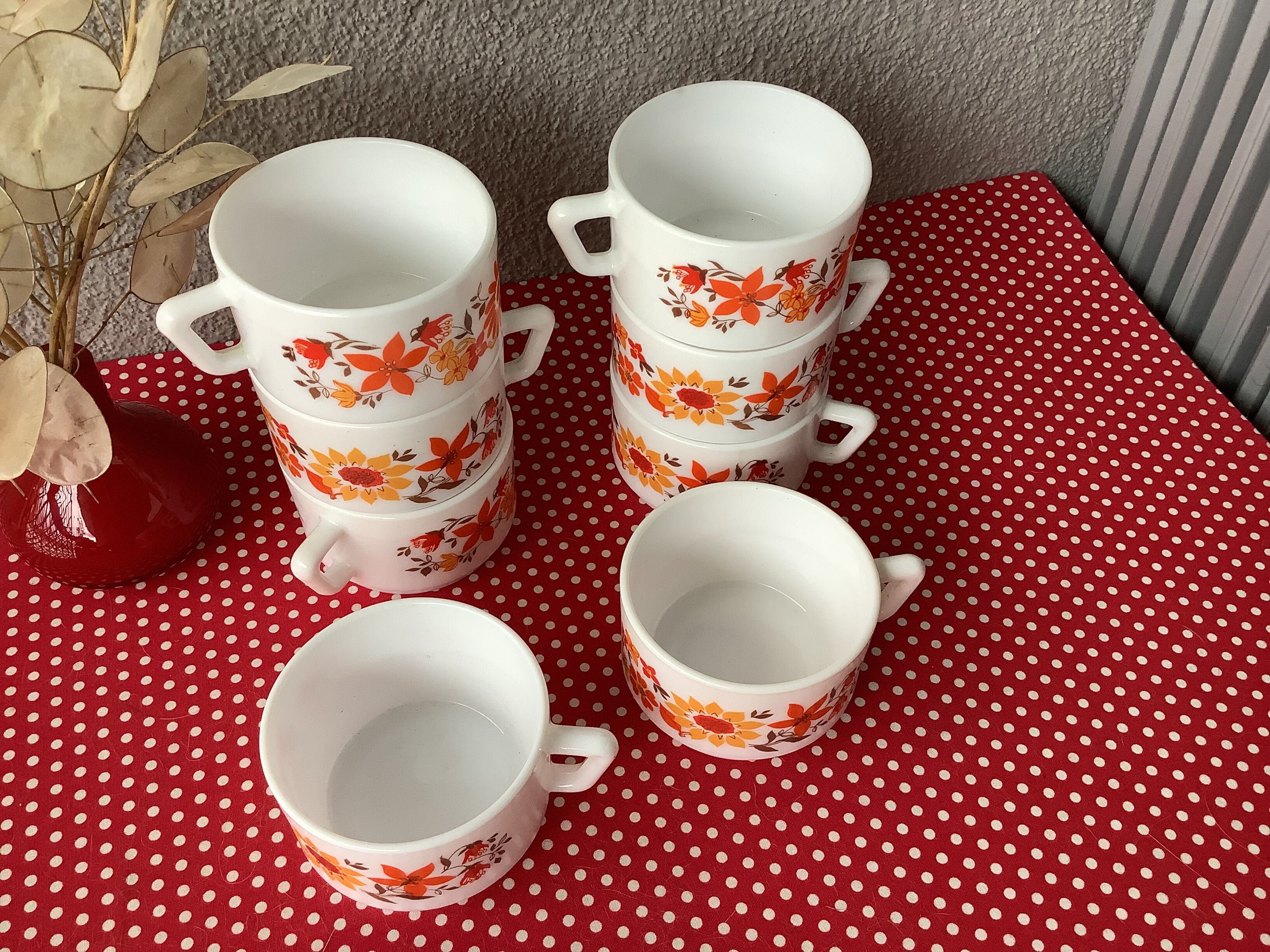 Arcopal Cups "Flora" - Marguerite and Sunflower seventies