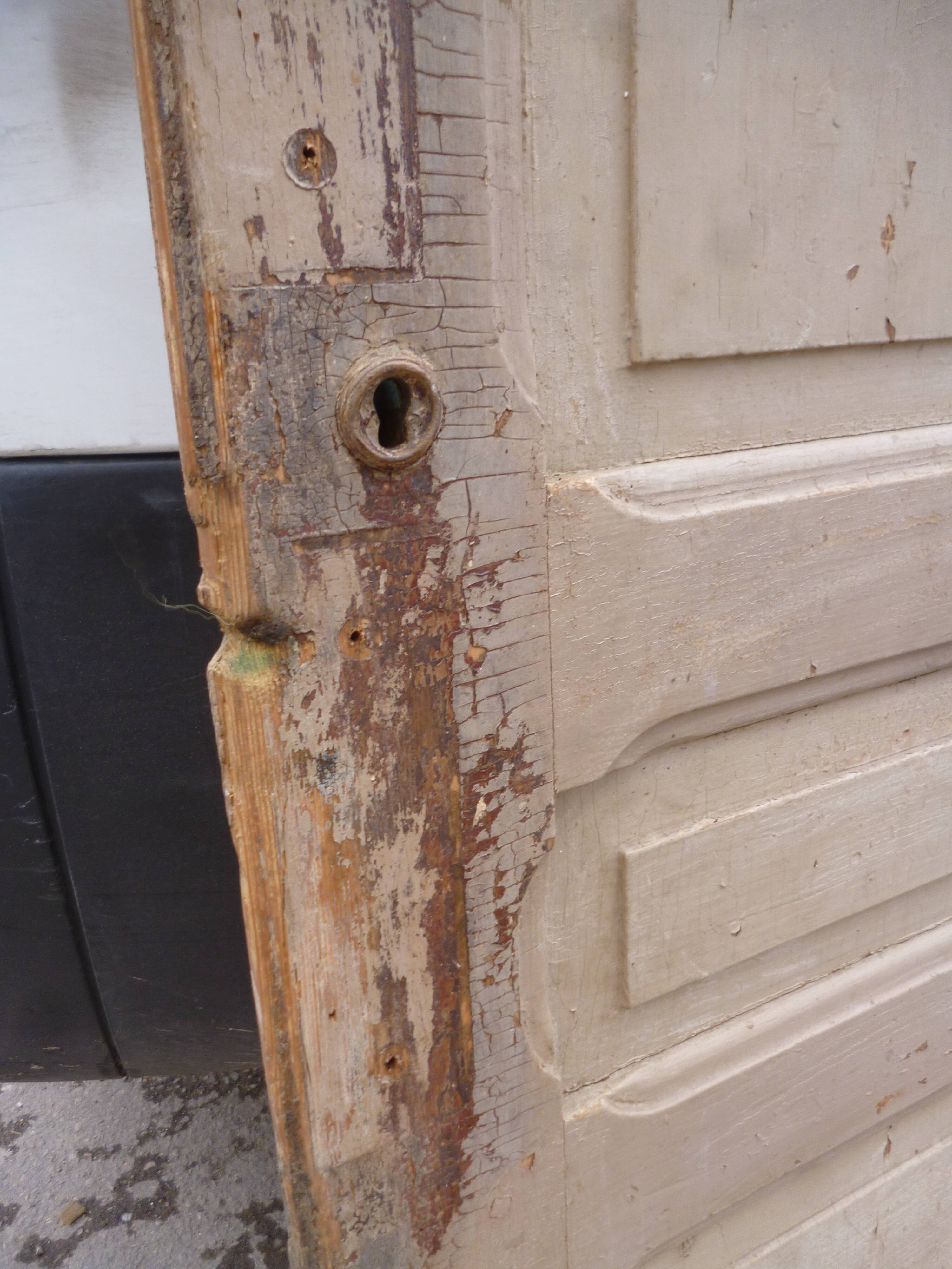Old door beige patina