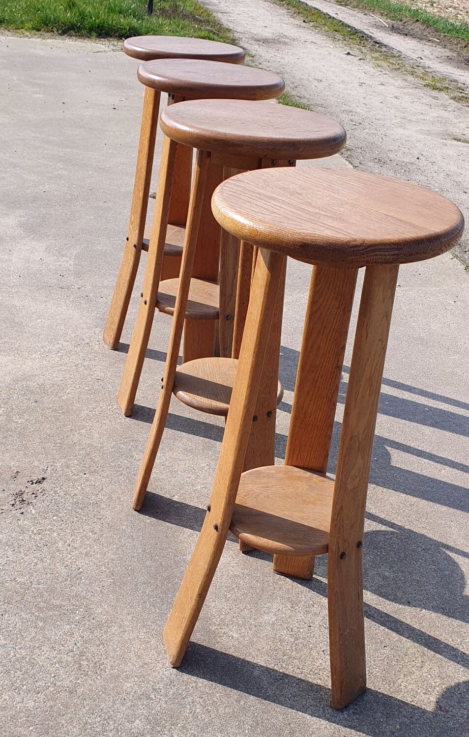 Set 4 Vintage brutalist tripod oak bar stools
