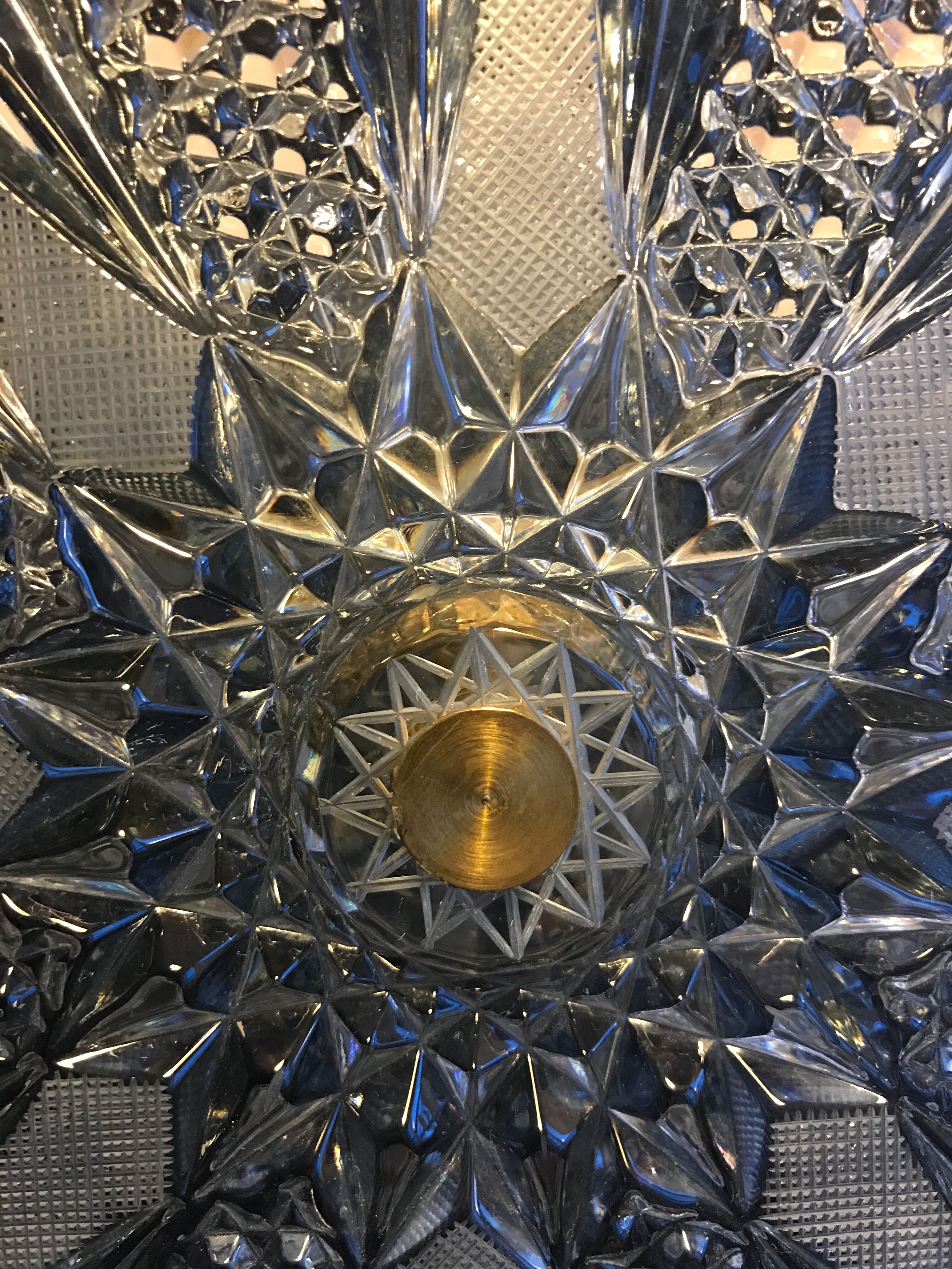 Crystal and bronze cake display