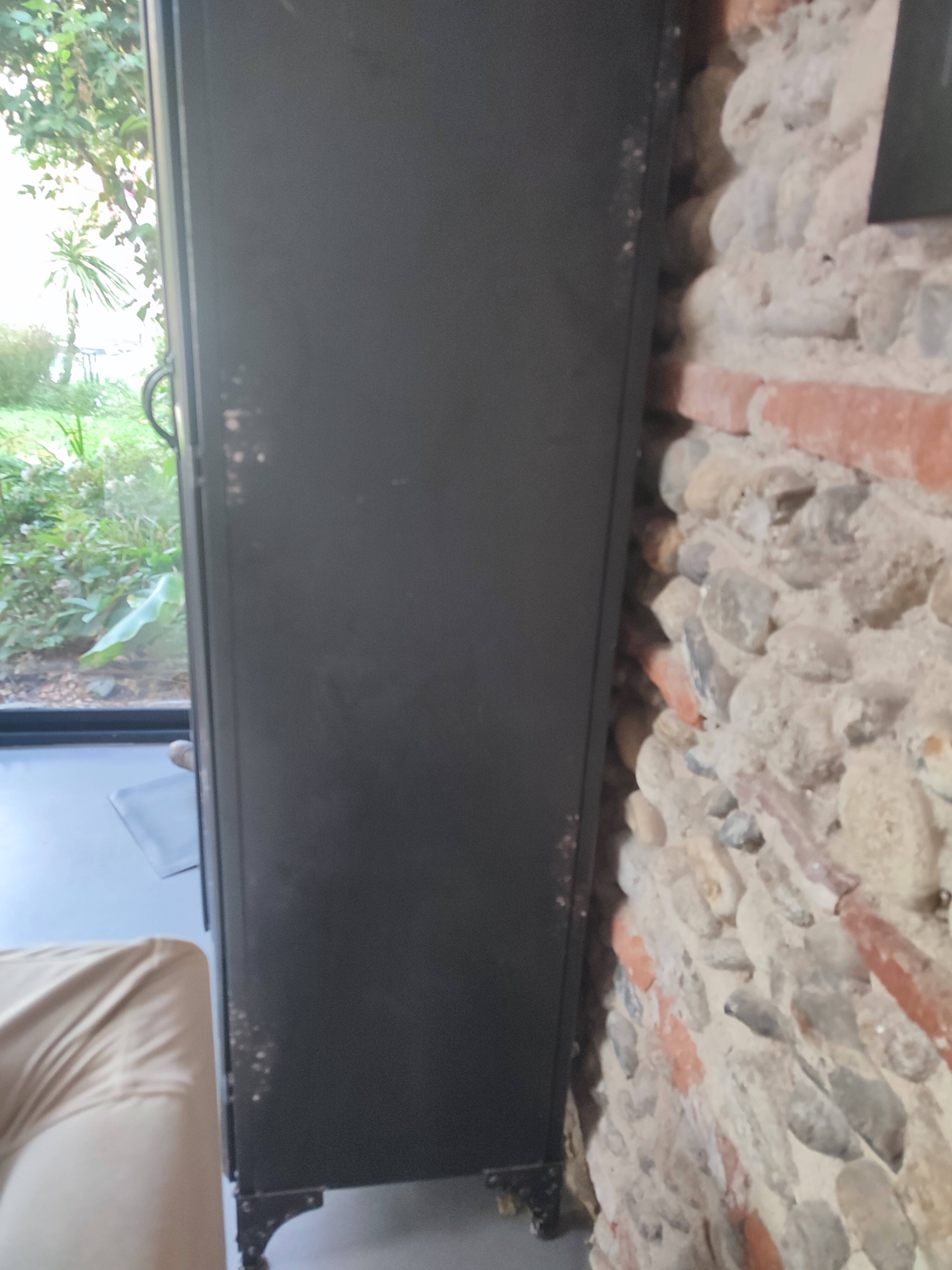 Armoire industrielle en métal et miroir