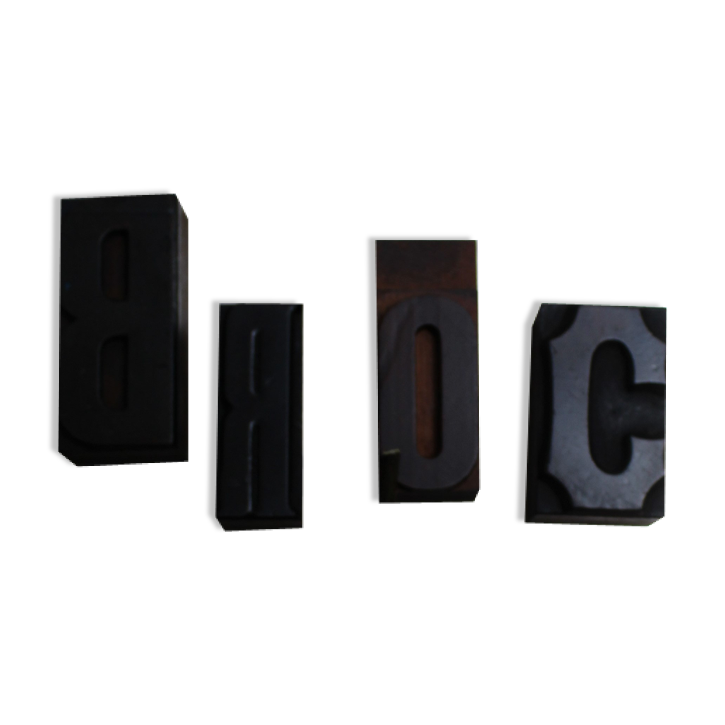 "broc" en lettres d'imprimerie en bois