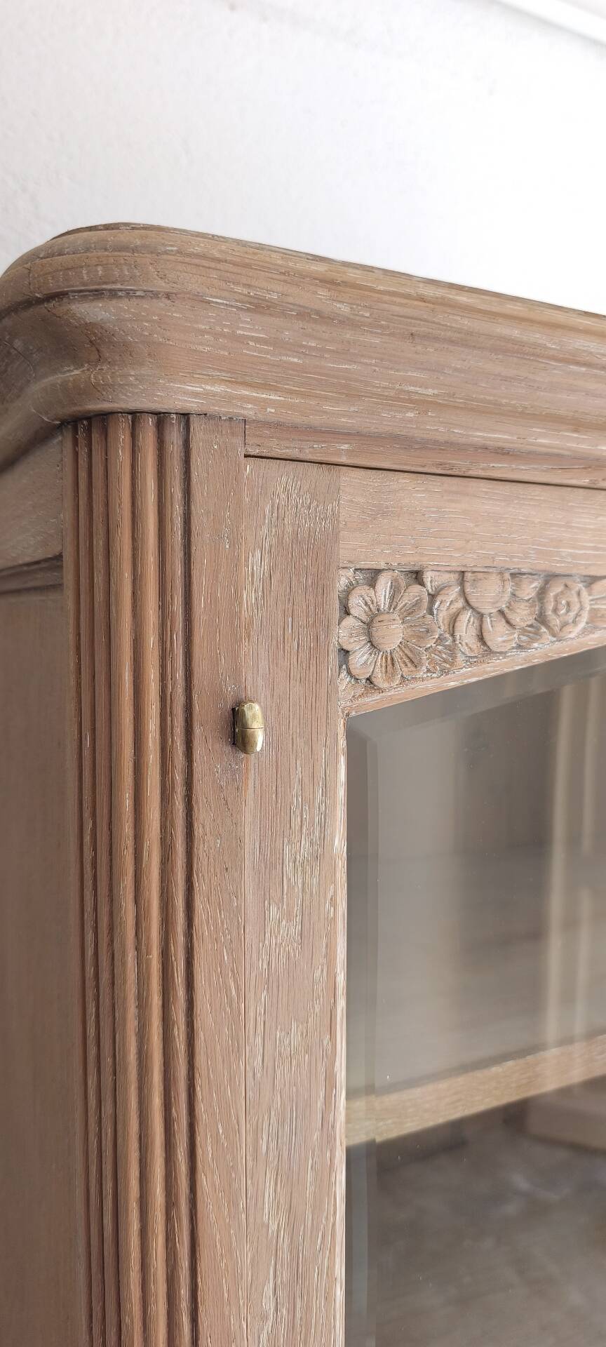 Art Deco glass cabinet