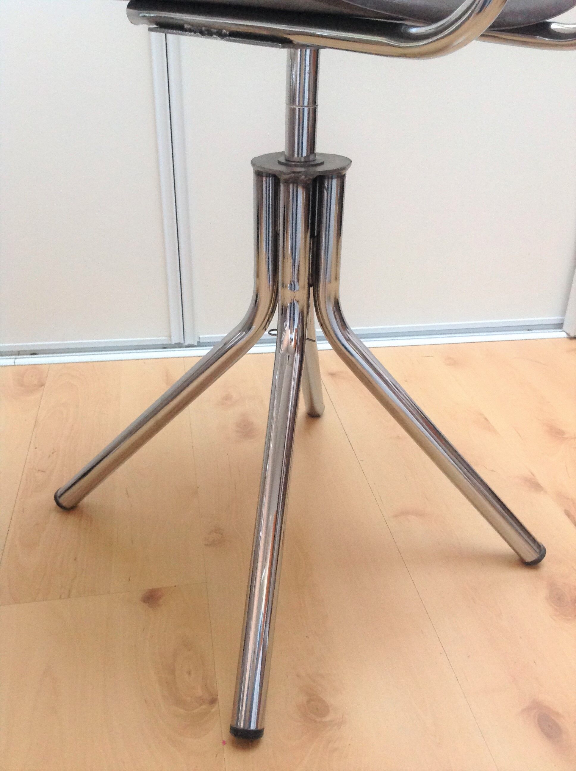 Swivel chair in chromed metal and skai brown years 60-70