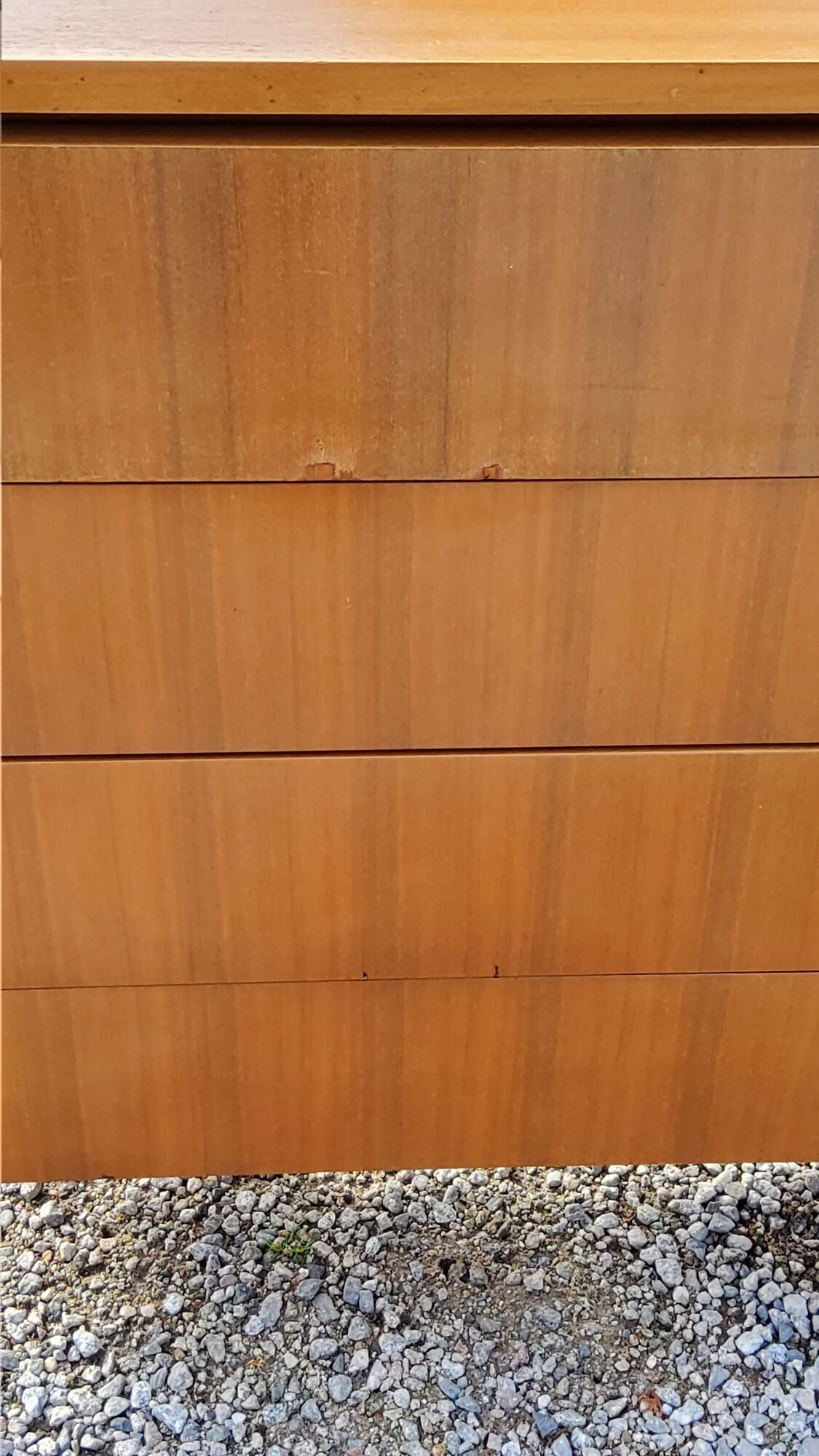 Vintage chest of drawers from the 50s/60s in golden mahogany 4 drawers feet bobbin