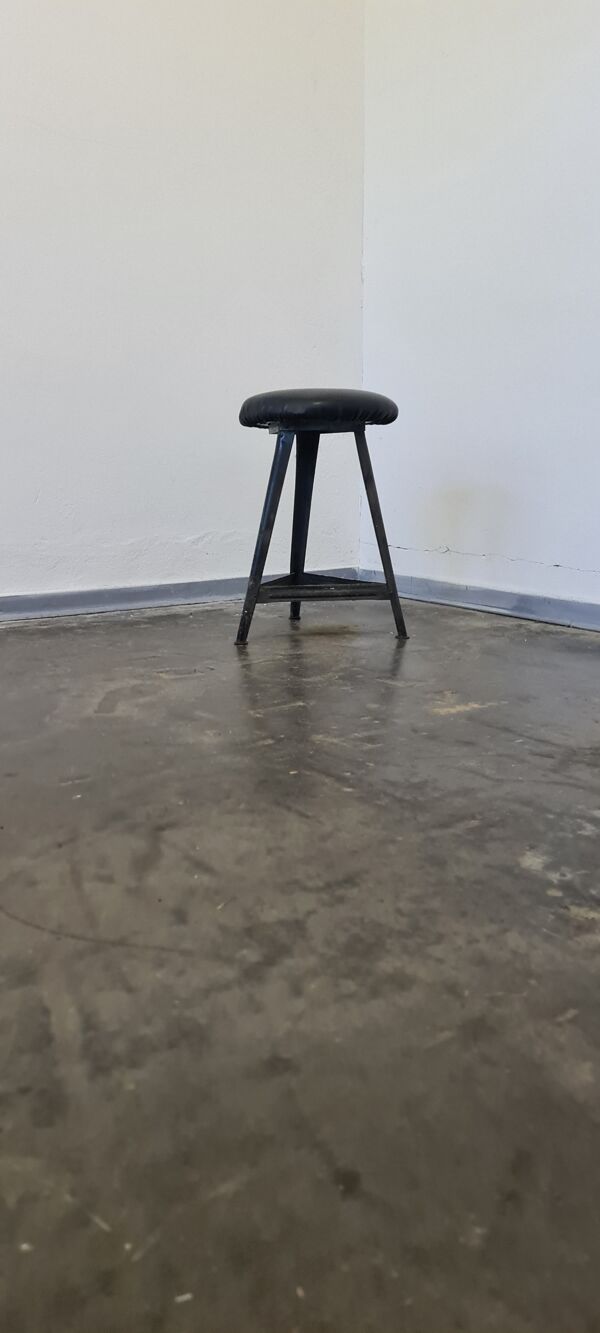 Tabouret industriel en métal vintage