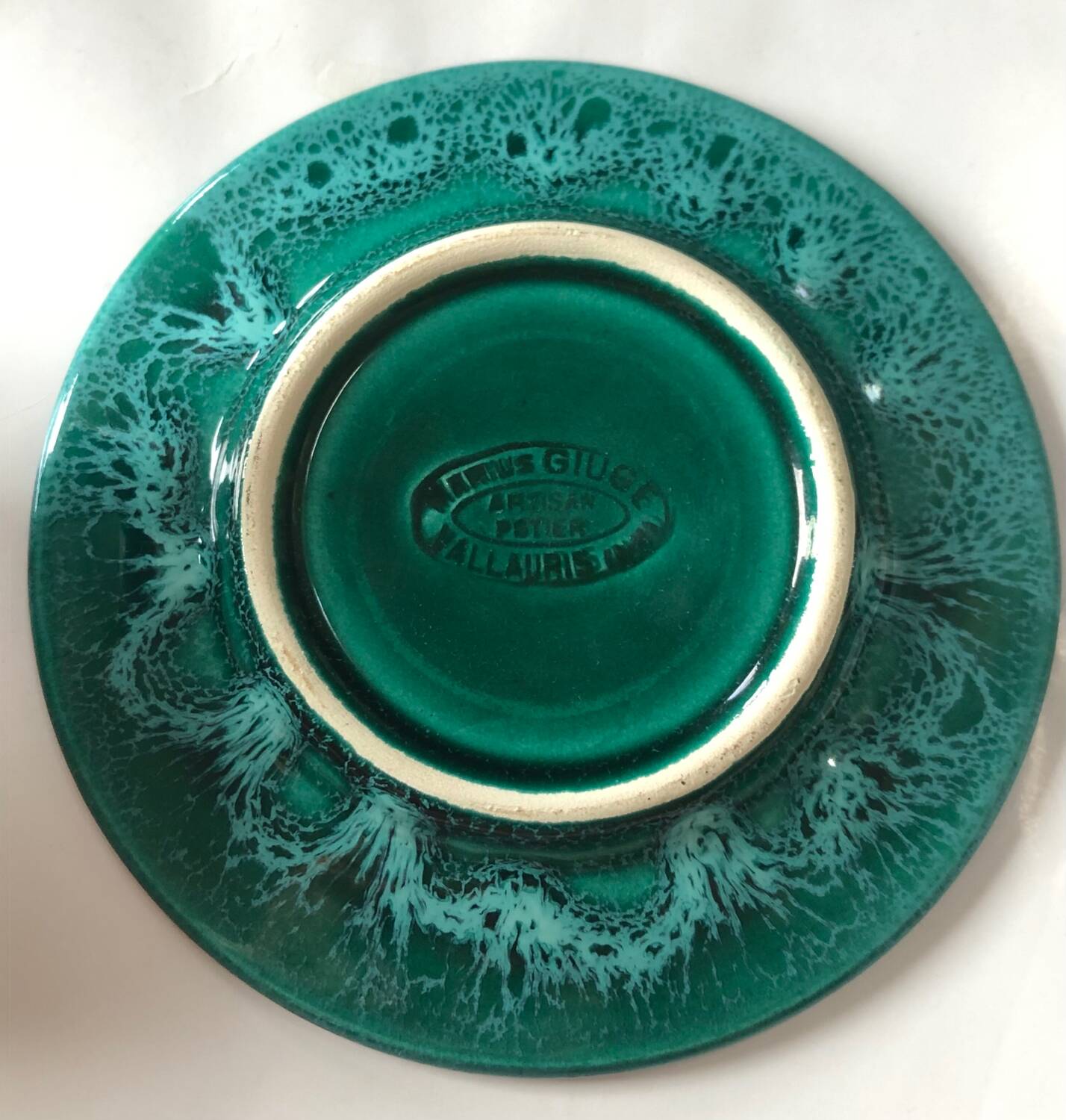 Tasse et soucoupe par Marius Giuge à Vallauris