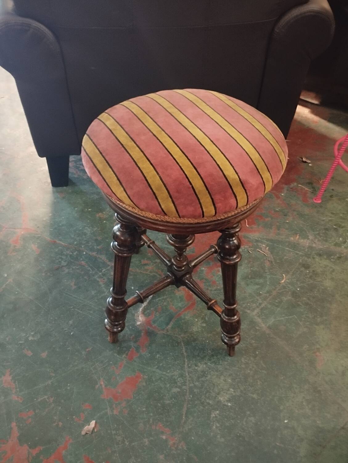 Piano stool