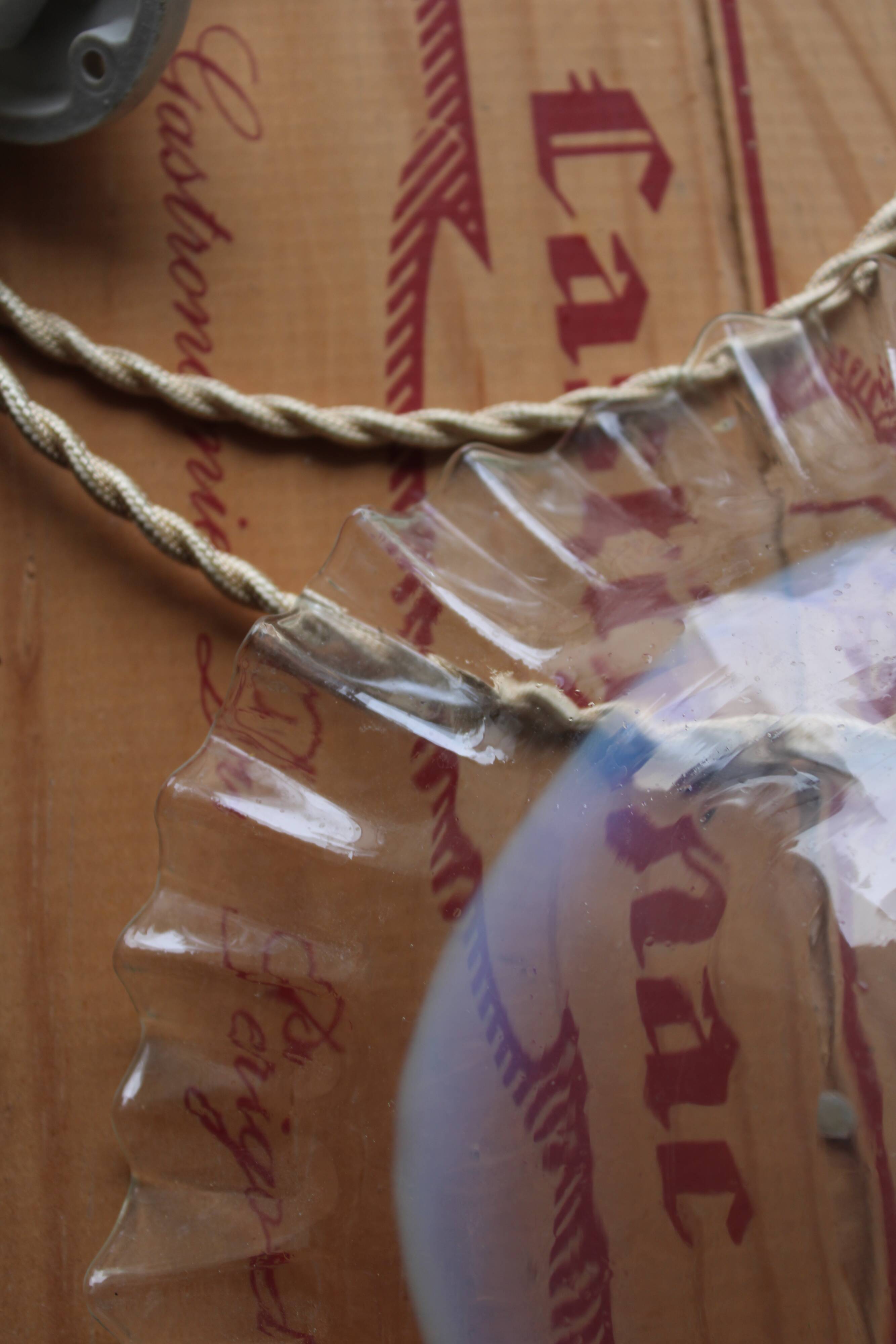 Walking suspension in blue and transparent nted opaline
