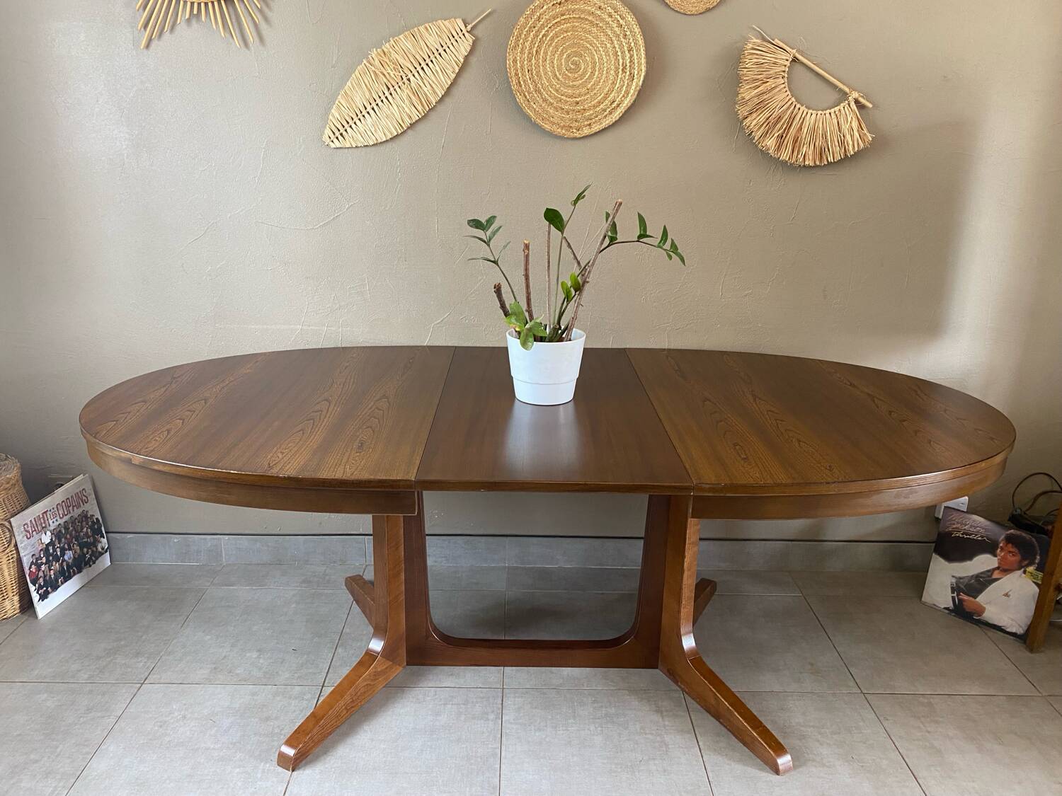 Vintage oval Baumann table