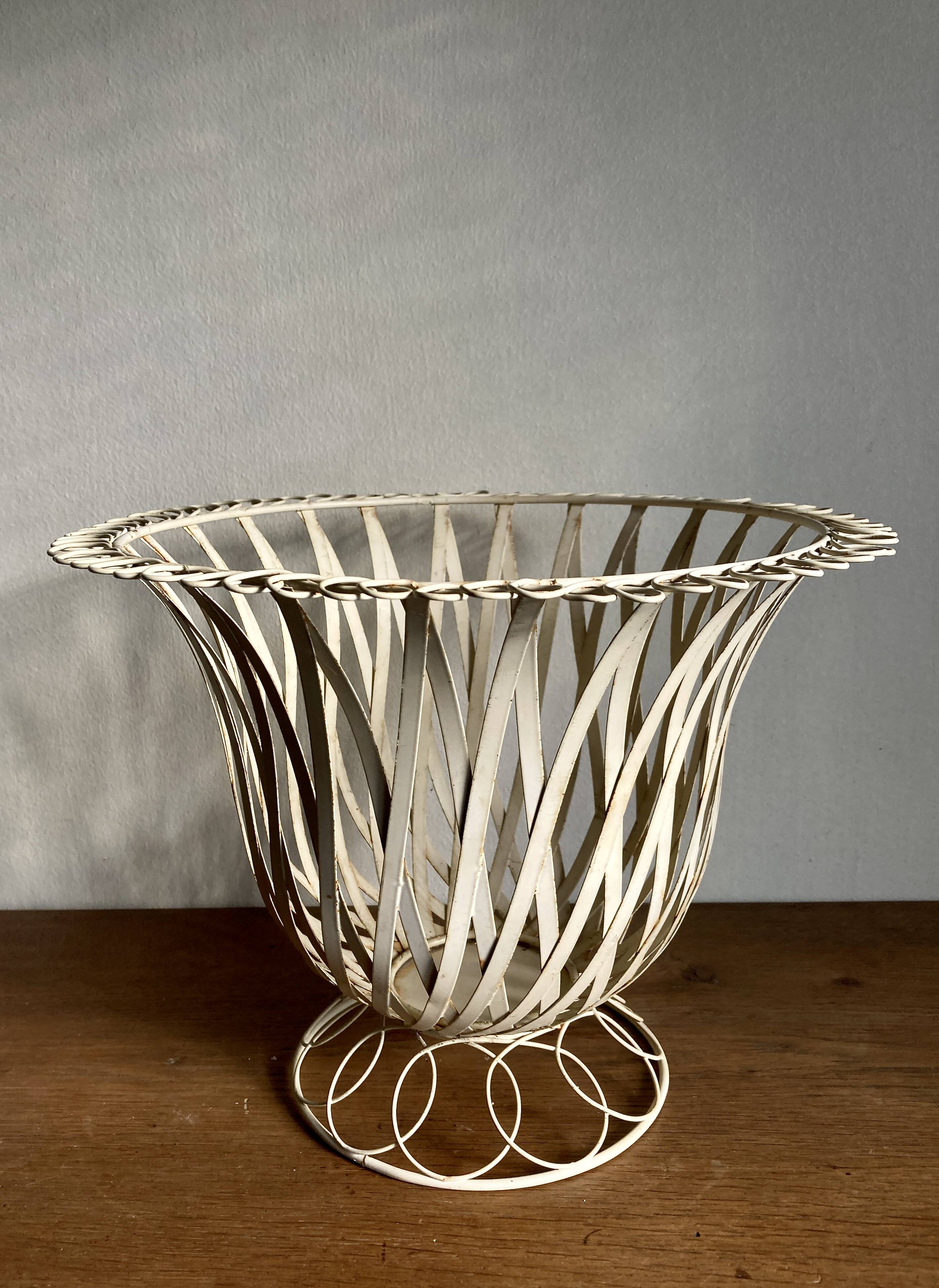 XXL Neoclassical Medici in Ivory Sheet Metal