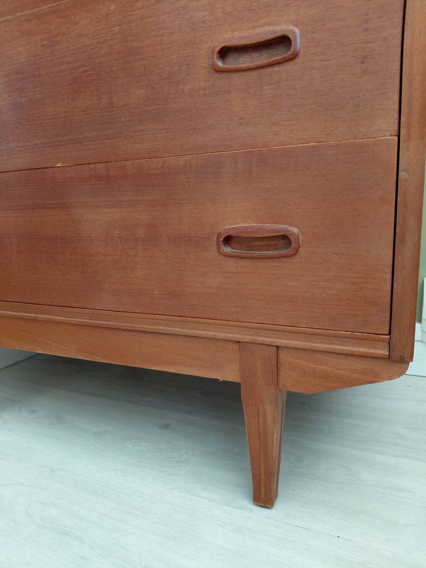 Scandinavian weekly chest of drawers