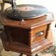 Former gramophone the voice of his master with brass pavilion, , with a disc 78 runs my
