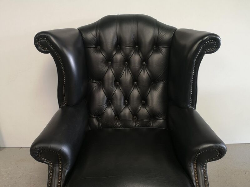 Fauteuil bergère chesterfield cuir noir