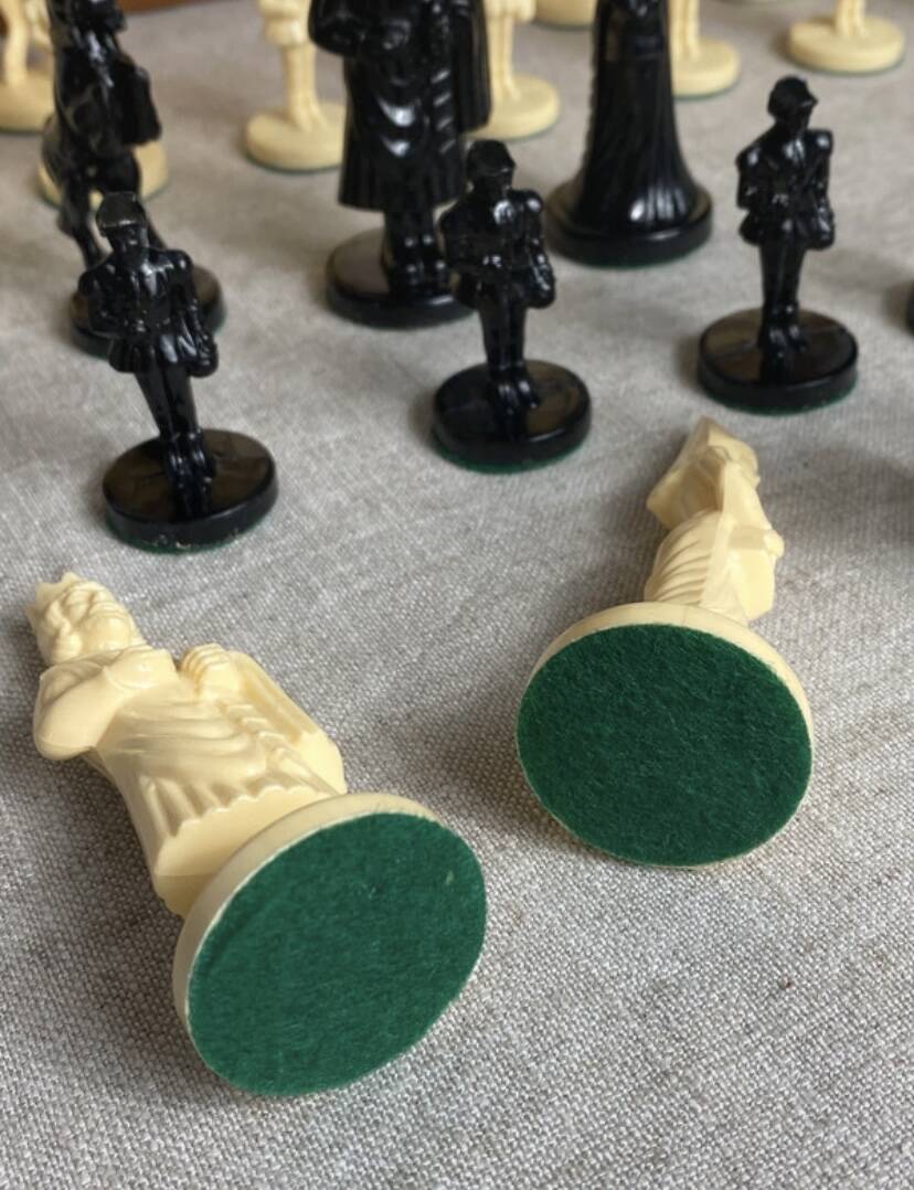 Large Vintage Medieval Chess Set Ajedrez Fantasia
