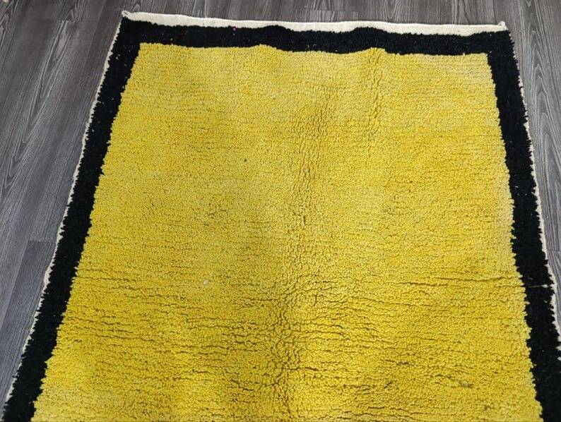 Beni Ouraine handwoven rug, size 200 x 300 cm
