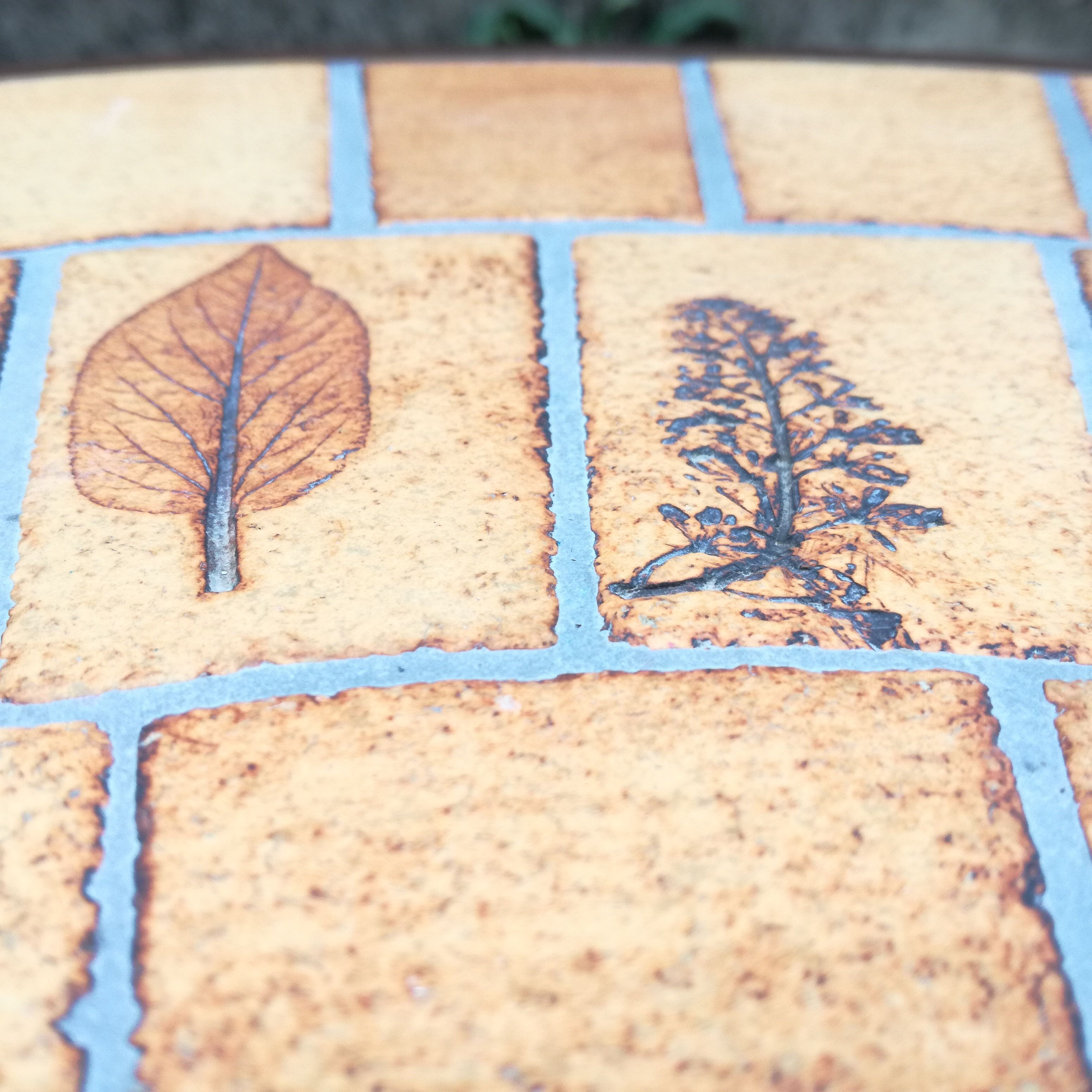 Roger Capron round coffee table with 4 legs "column"