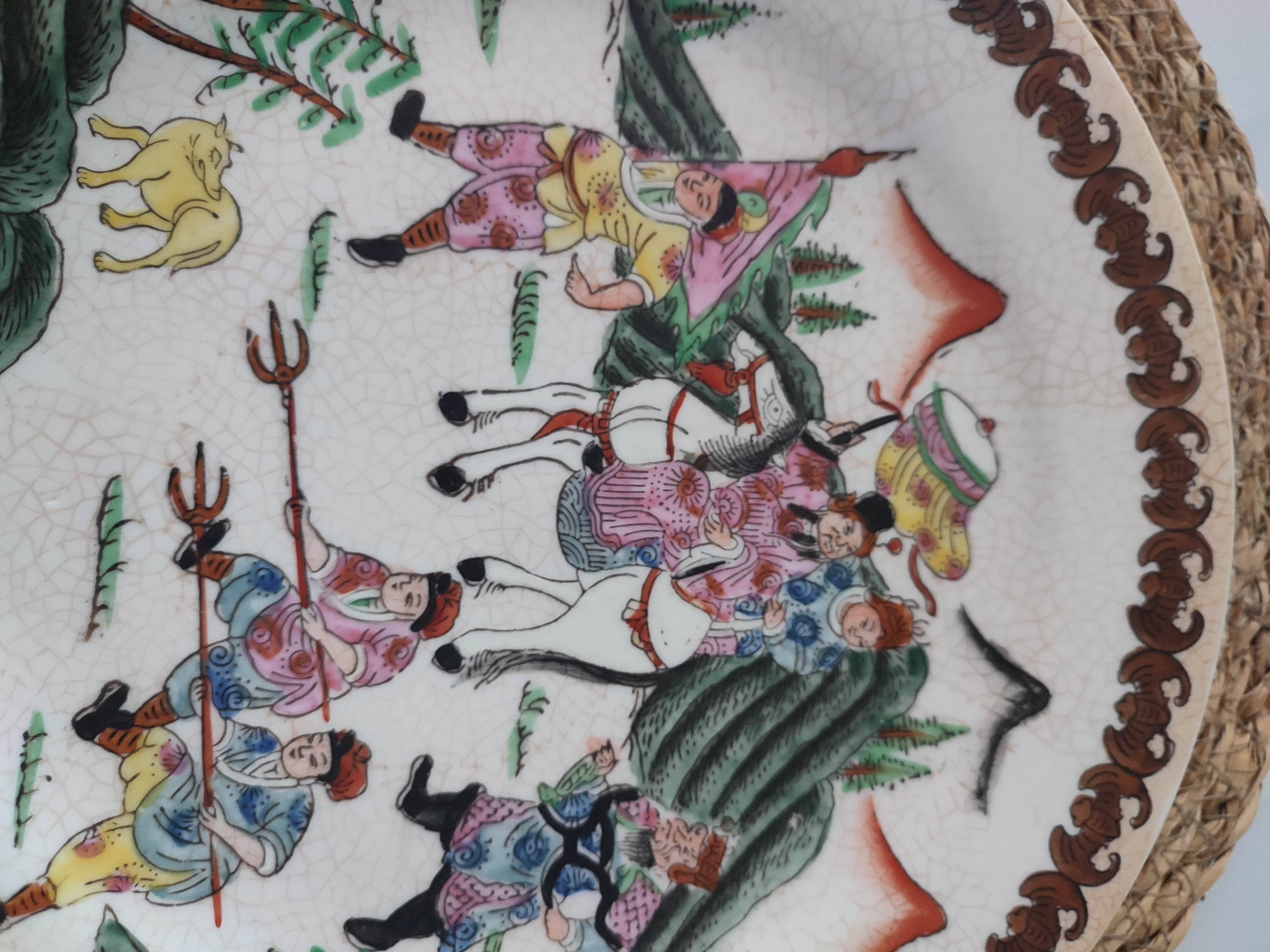 Magnificent vintage decorative plate signed in earthenware with Asian decor.