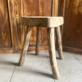 Tabouret ancien brutaliste en chêne massif