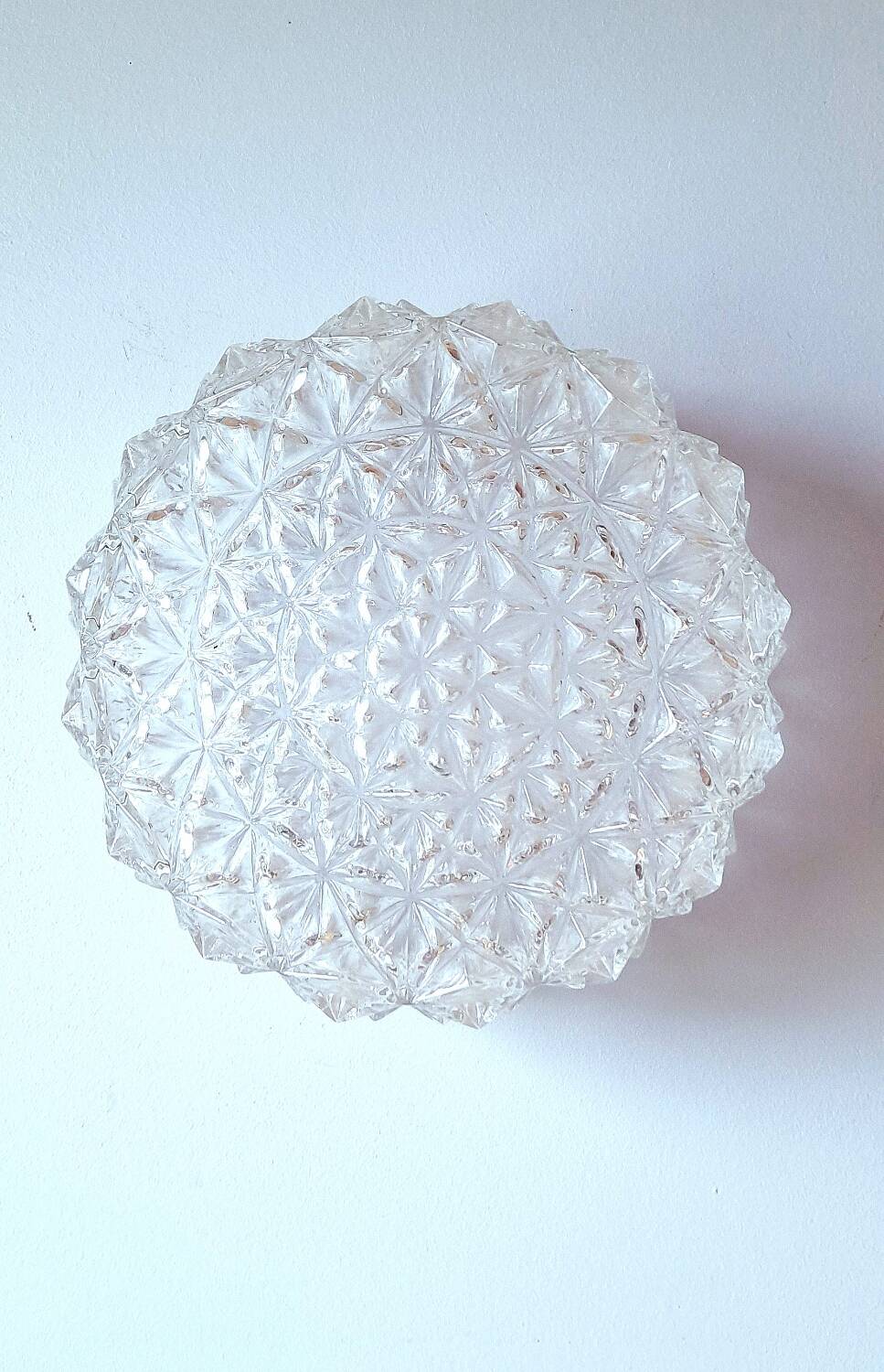 Plafonnier en verre ciselé 70s