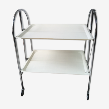 Folding serving table