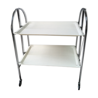 Folding serving table
