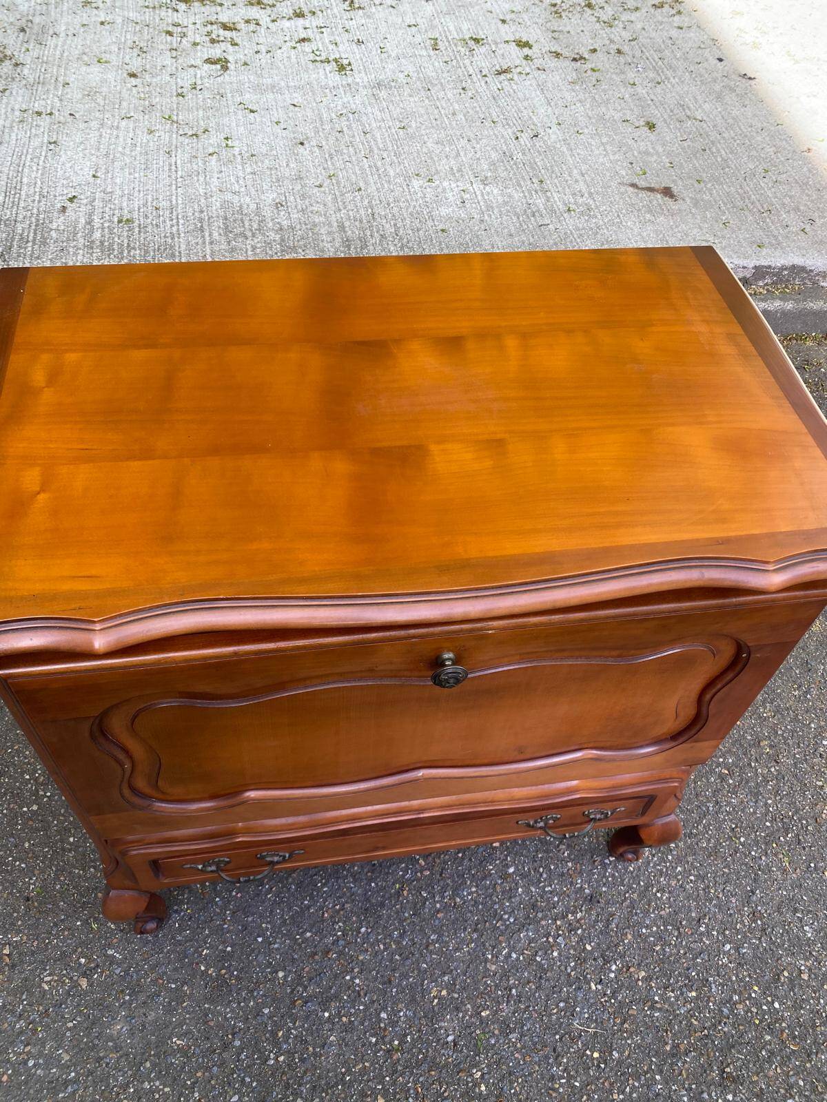 Louis XV buffet TV with a solid wood mirror
