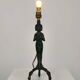 Belle lampe de table en bronze représentant une dame égyptienne, XXe siècle