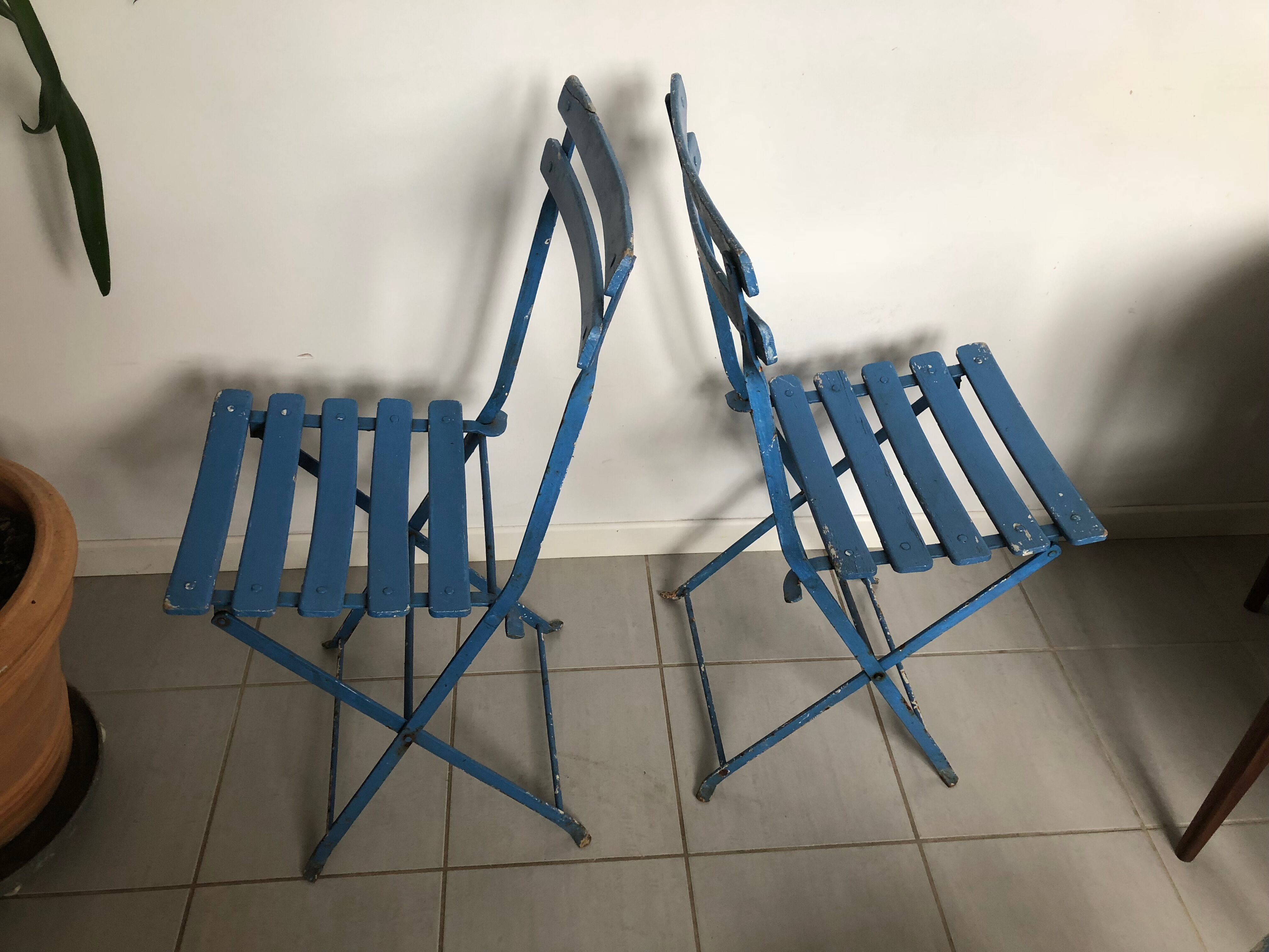 4 old folding chairs