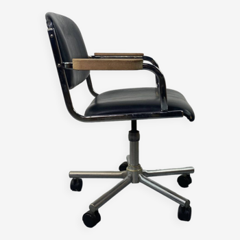 Black tubular office chair