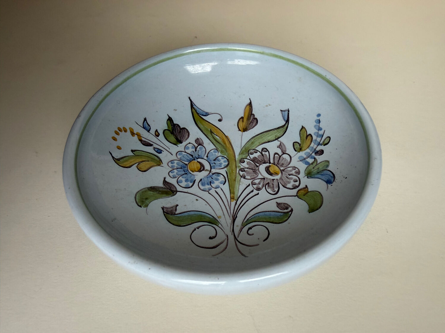 Bowl or catch-all in Montagnon