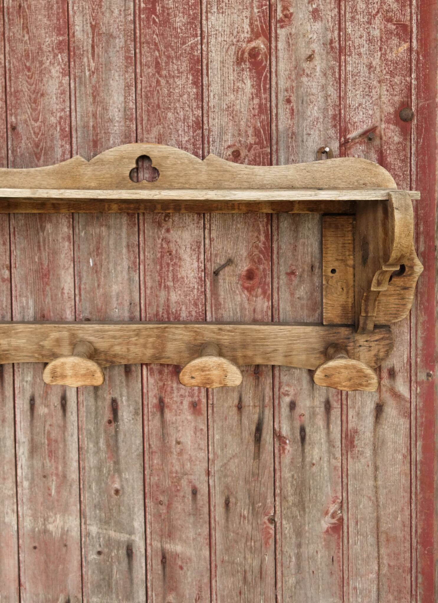 Porte-manteau mural ancien en bois