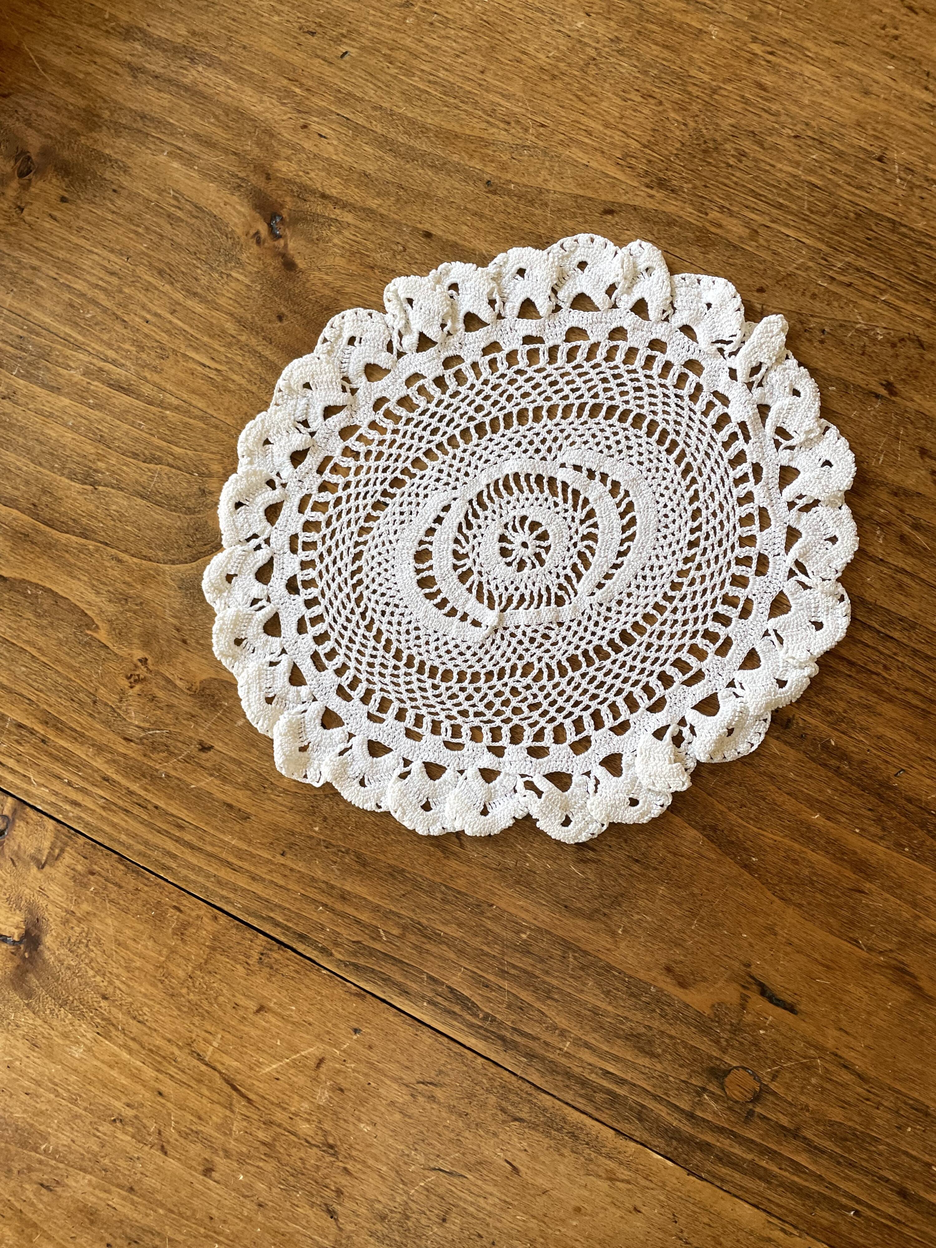 1 crochet doily, oval, old vintage