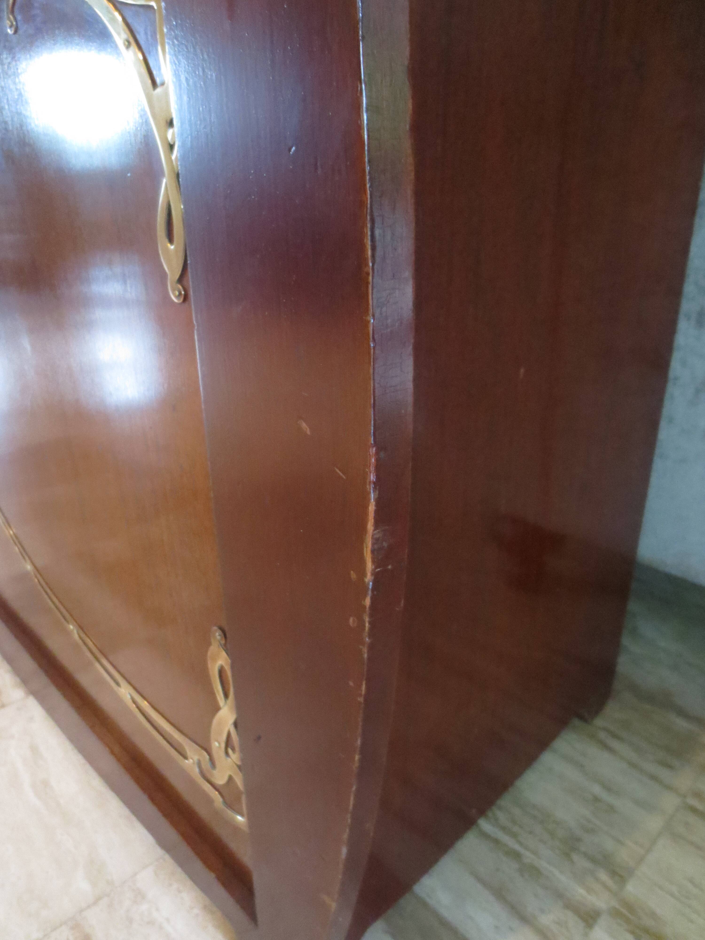 Buffet Art nouveau dans le gout de Victor Horta