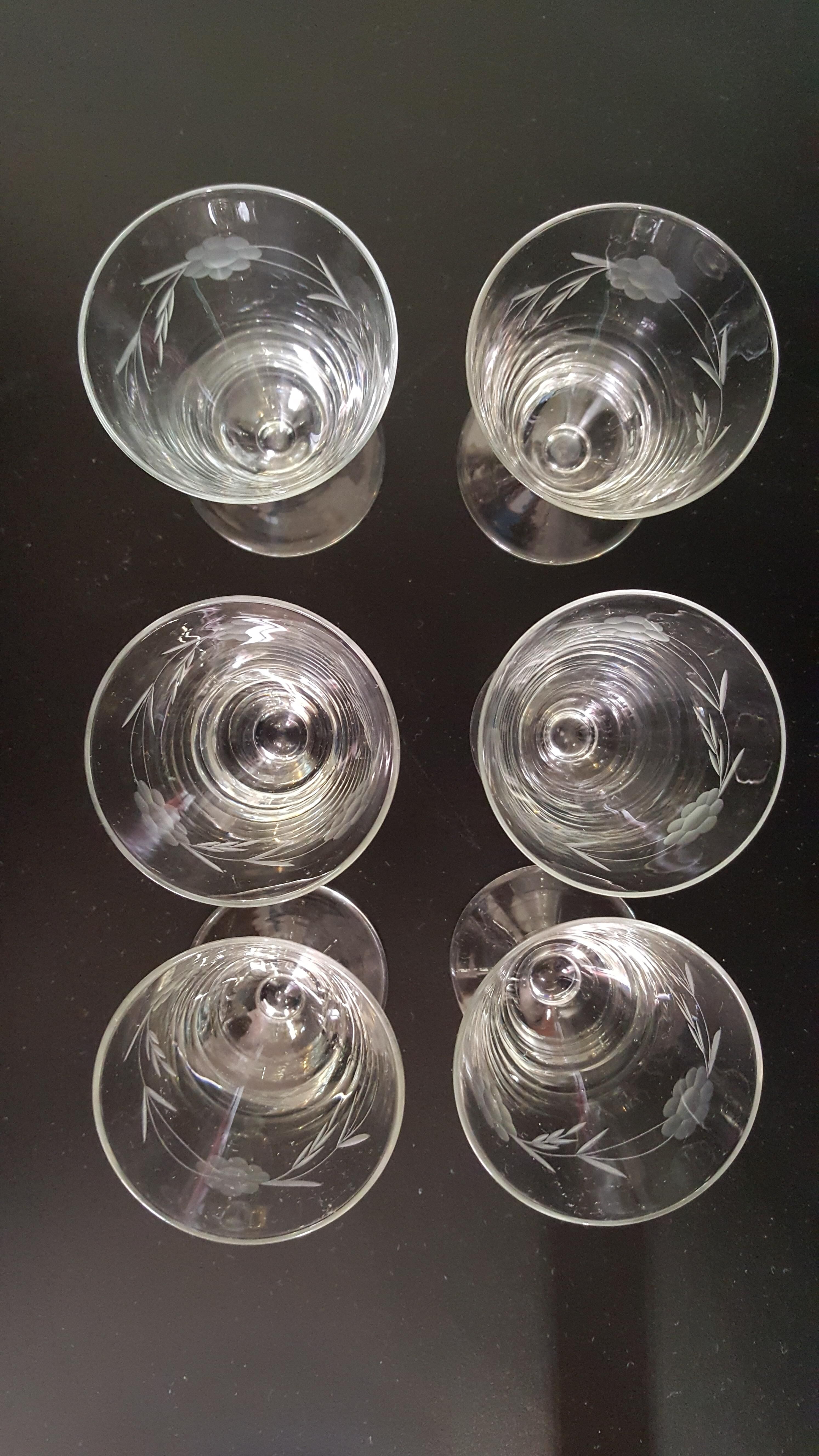 6 Verres ancien  soufflé et ciselé