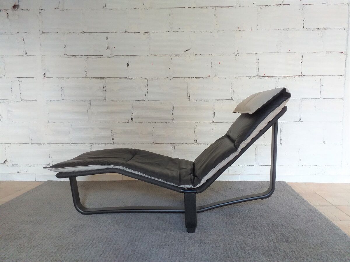 Scandinavian long chair design Ingmar und Knut Relling black leather 70s