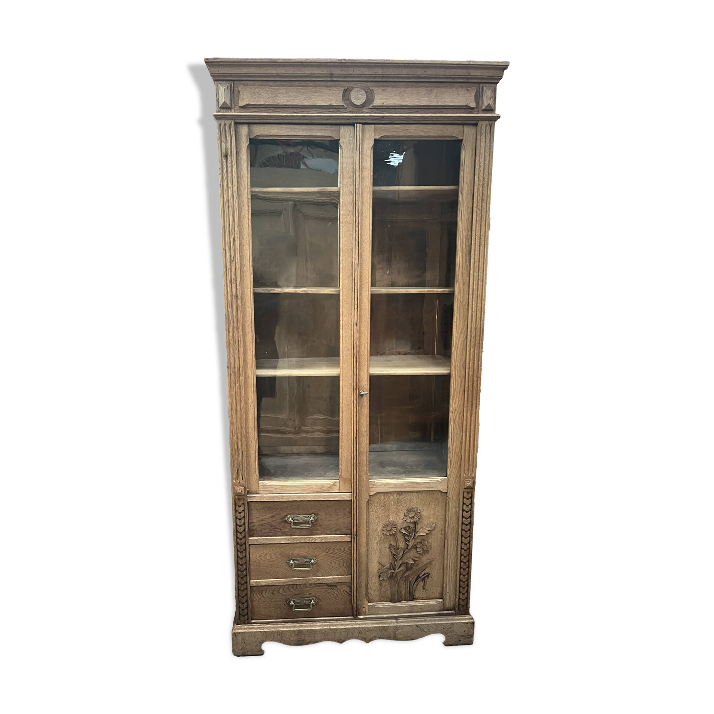 small oak display cabinet, 3 drawers