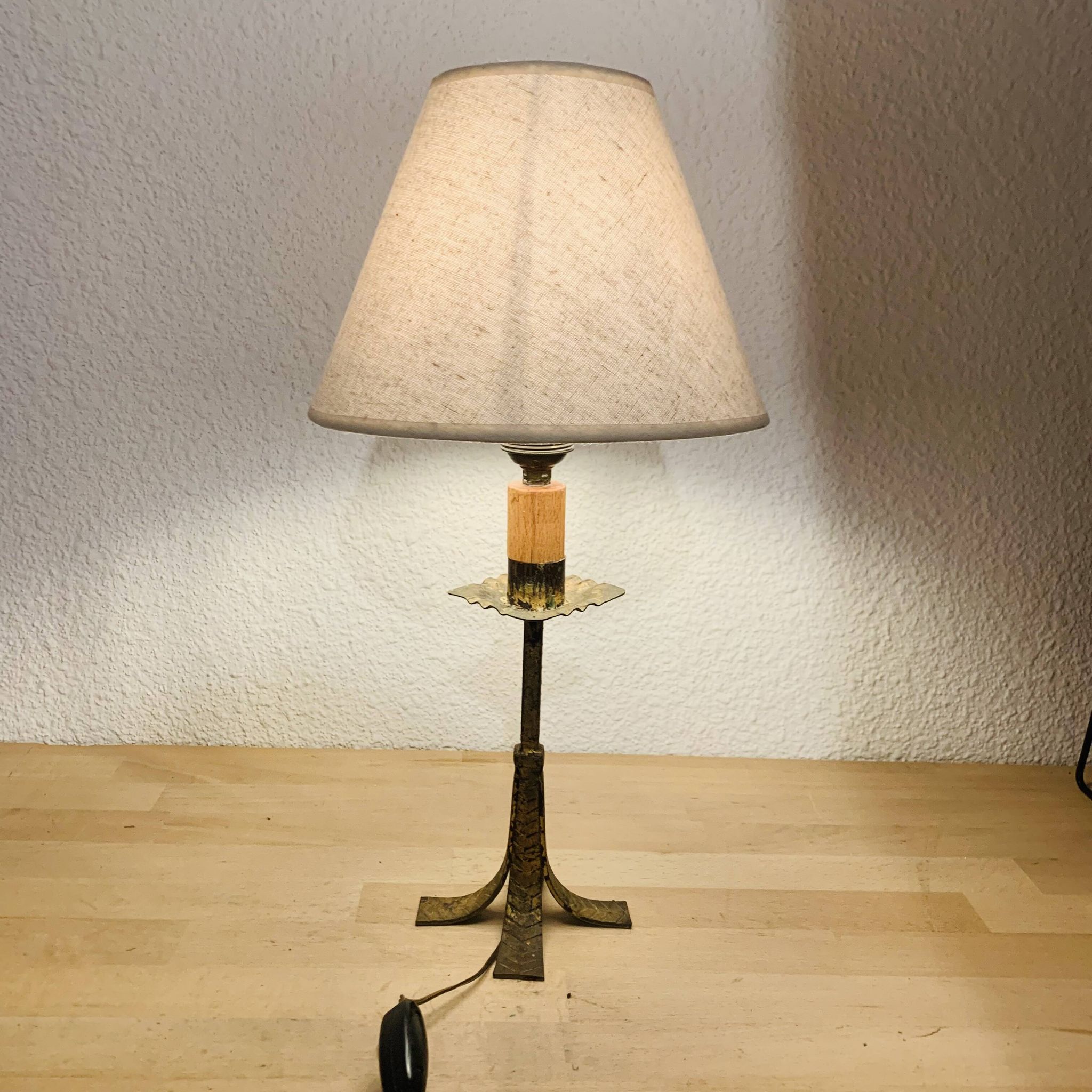 Lampe fer forgé doré travail espagnol