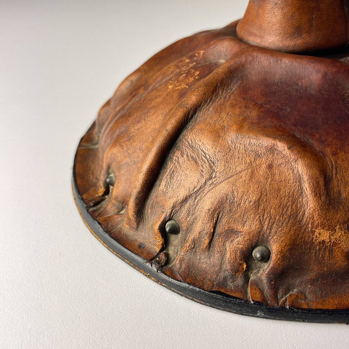 Lampe de table vintage en cuir italien, années 1950