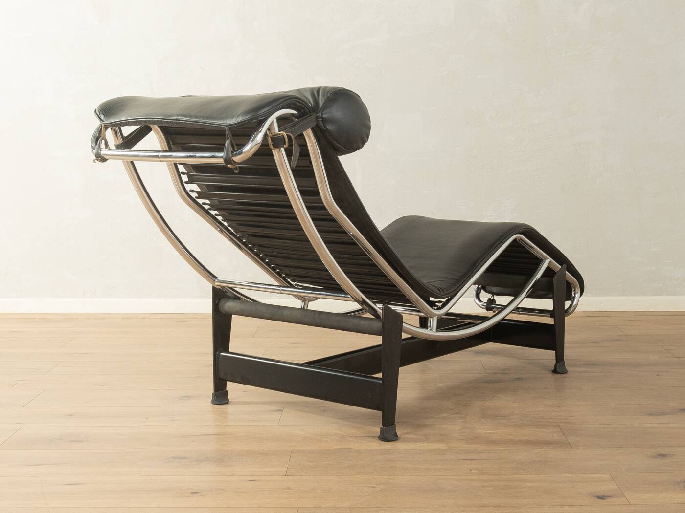 Cassina | Le Corbusier, Pierre Jeanneret & Charlotte Perriand LC4 chaise longue