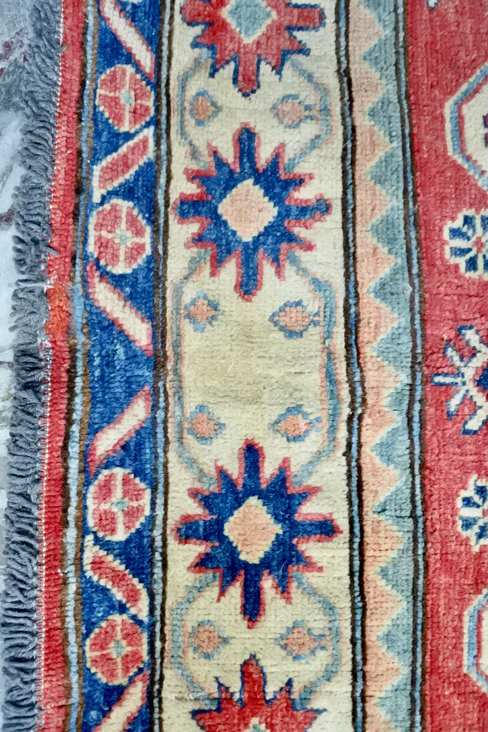 Hand-knotted Kazak rug 194x132cm