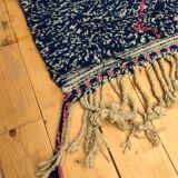 Moroccan Berber carpet Beni Ouarain intense blue with pink diamonds 3.06x2,16m