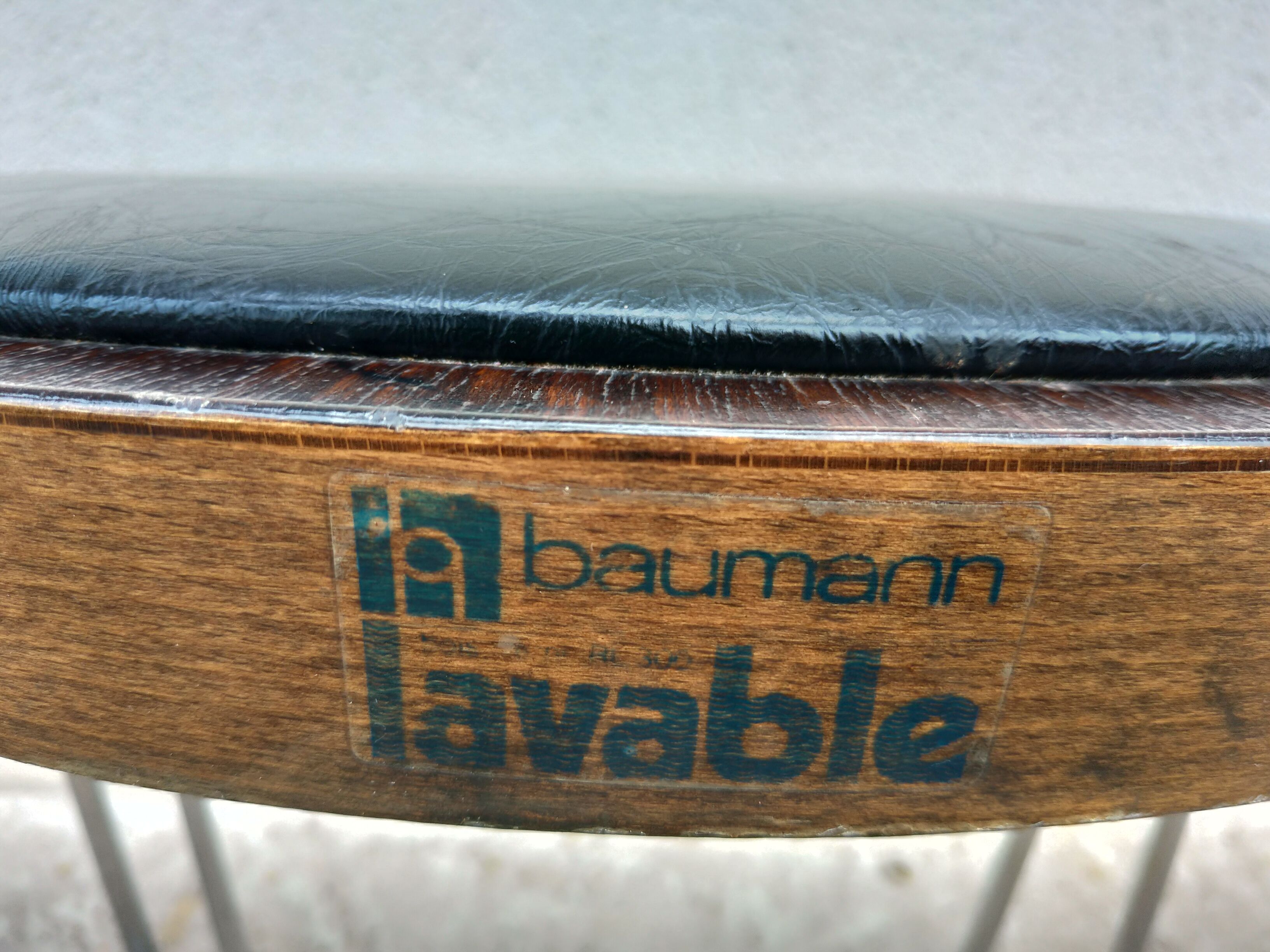 6 stackable Baumann chairs