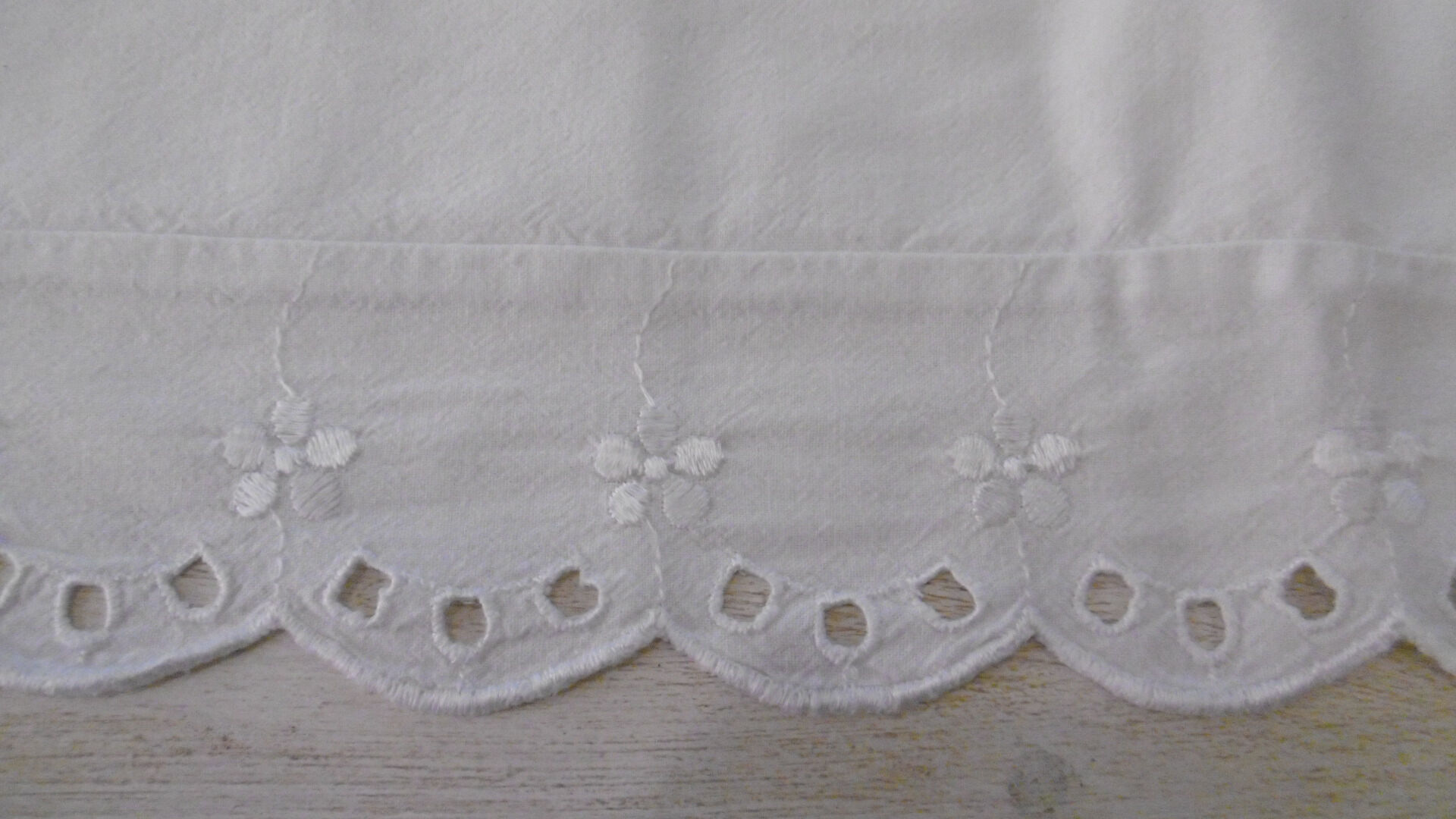Pair of pillowcases with english embroidery