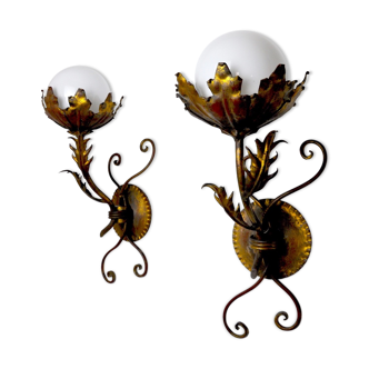 Pair of floral wall lamps by Ferro Arte, Gold leaf and opaline, Spain, 1960