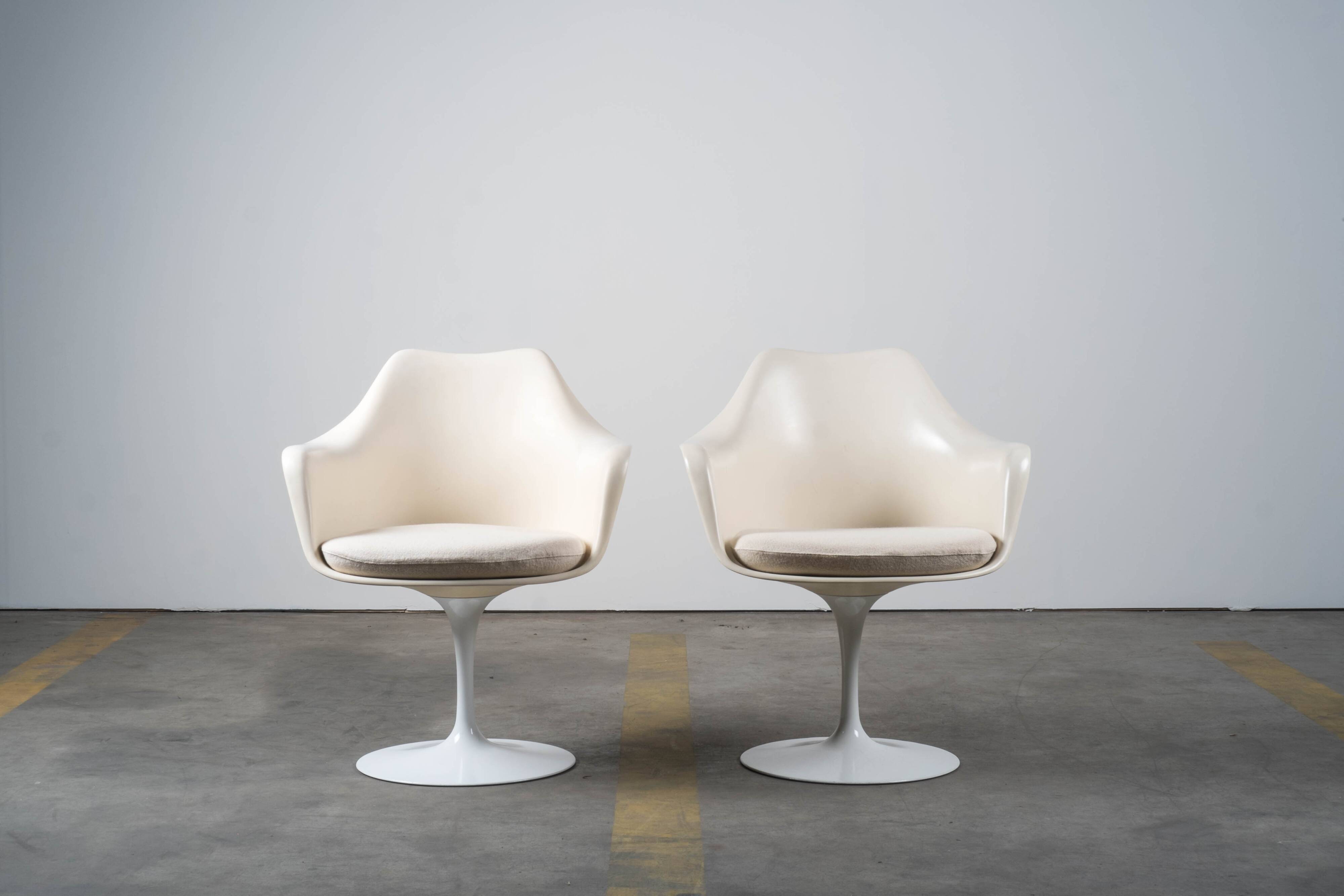Eero Saarinen - Knoll Tulip armchairs