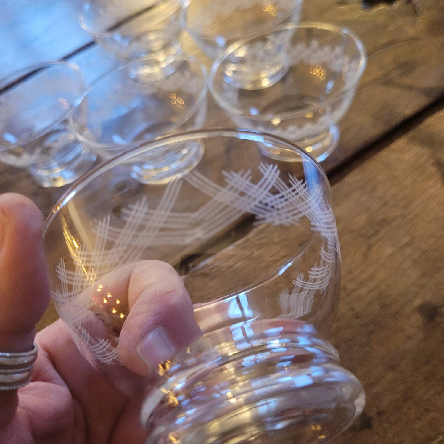 Set of 6 fine engraved glass cups from the 60s.
